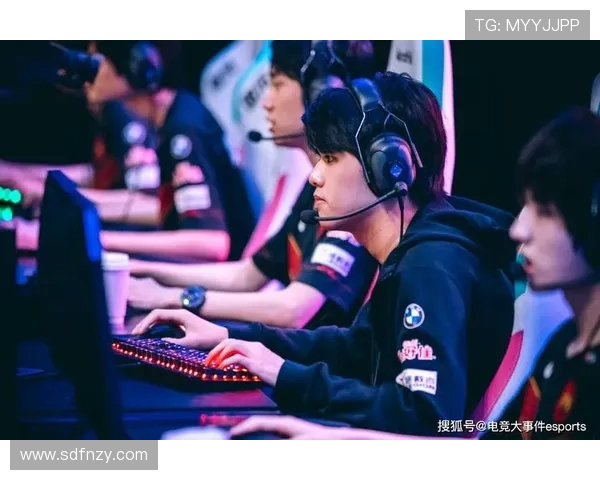 城市赛分析：V5战队在比赛中的战术意识与团队配合表现评析