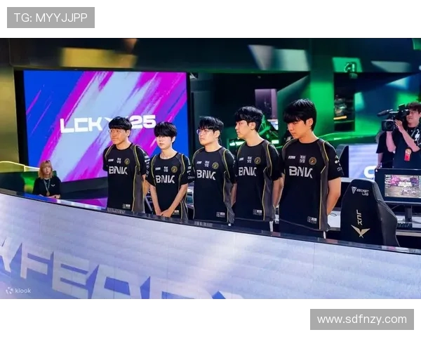 LCK电竞直播盛况全程覆盖 带你领略顶尖战队的精彩对决