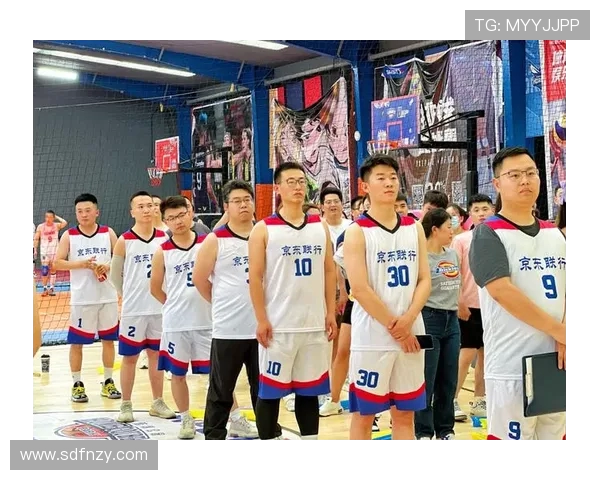 以篮球为核心探索团队协作与个人拼搏精神的完美融合