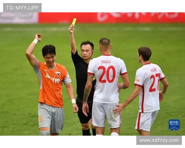 深圳新鹏城主场激战梅州客家两地球队鏖战上演南粤足球巅峰对决