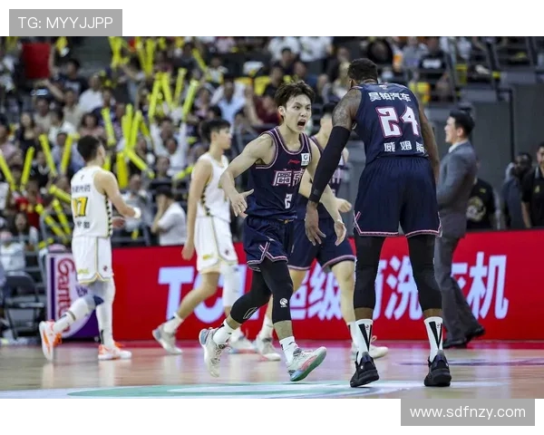 哈德斯联赛对决谢菲尔全力争胜展现球队实力与战术魅力 哈德斯联赛对决谢菲尔全力争胜展现球队实力与战术魅力